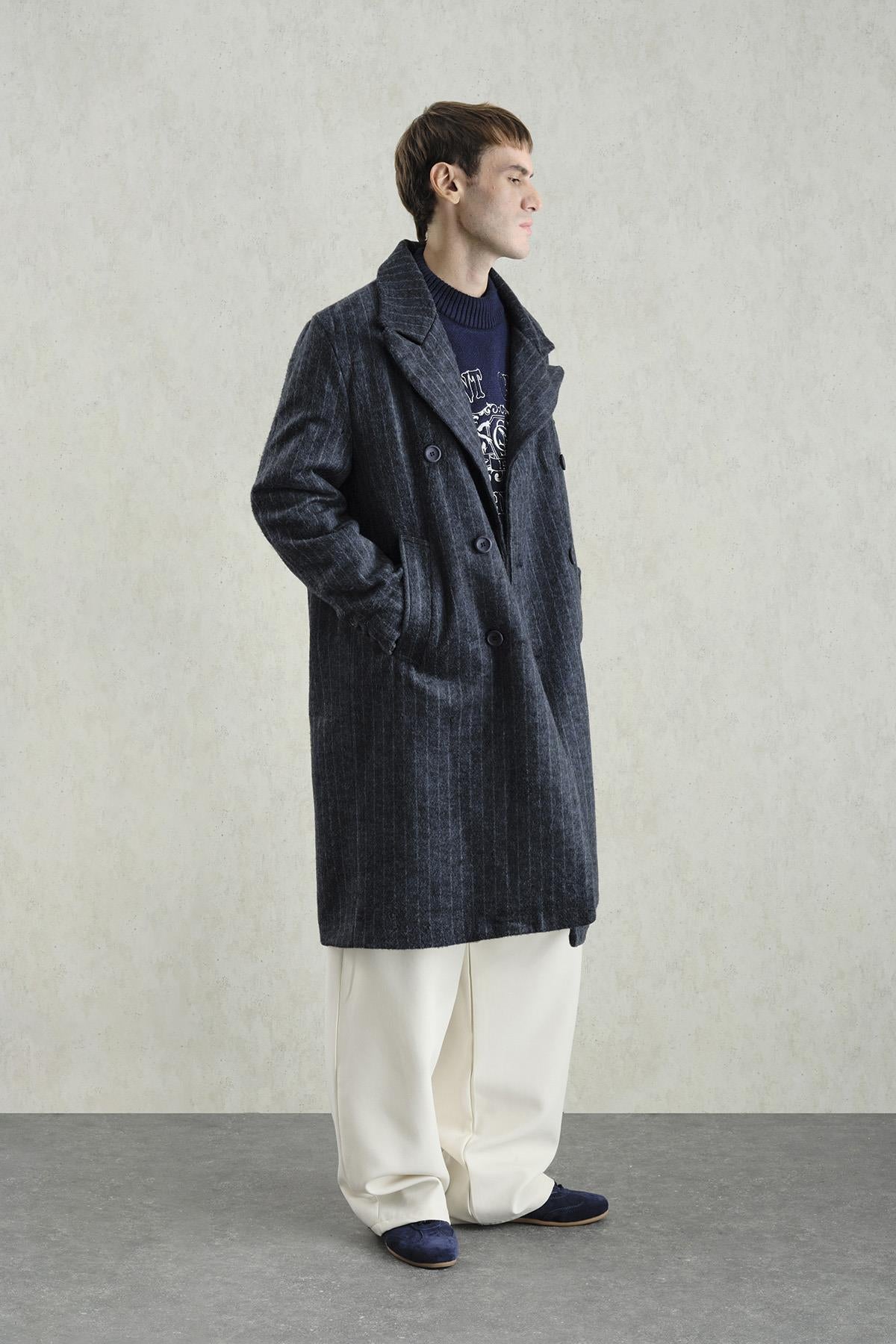 ÇİZGİLİ KAŞE LACİVERT KABAN