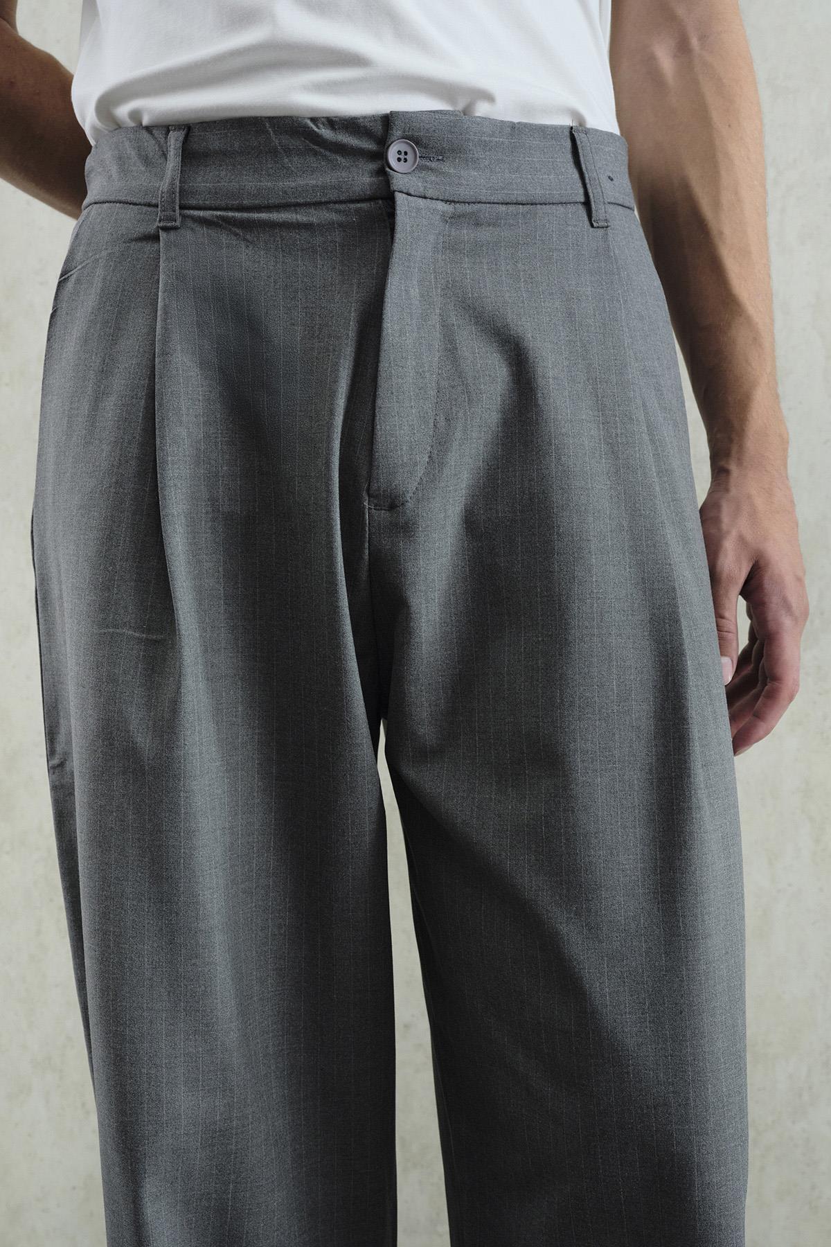 ÇİZGİLİ KLASİK PİLİLİ GRİ PANTOLON