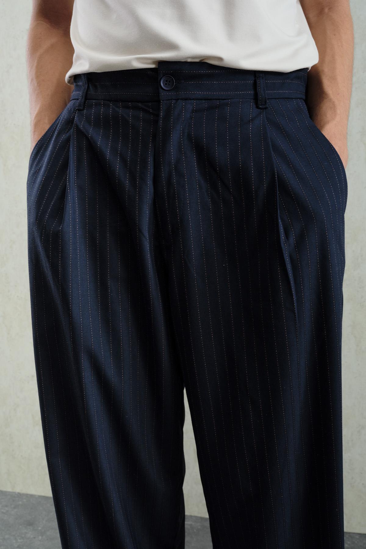 ÇİZGİLİ KLASİK PİLİLİ LACİVERT PANTOLON