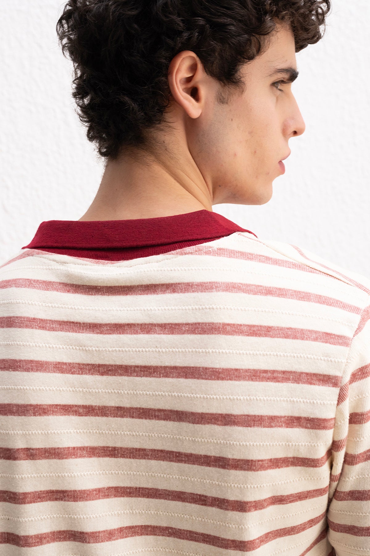 ÇİZGİLİ POLO YAKA KIRMIZI T-SHIRT