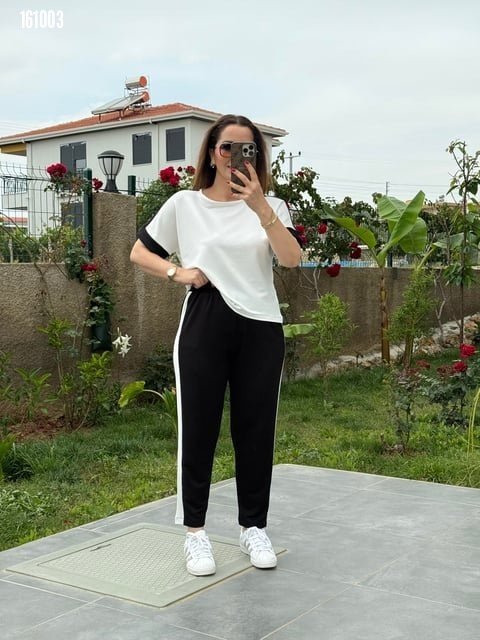 Kadın Kısa Kollu Modal Dokulu Kumaş Yanı şeritli Takım