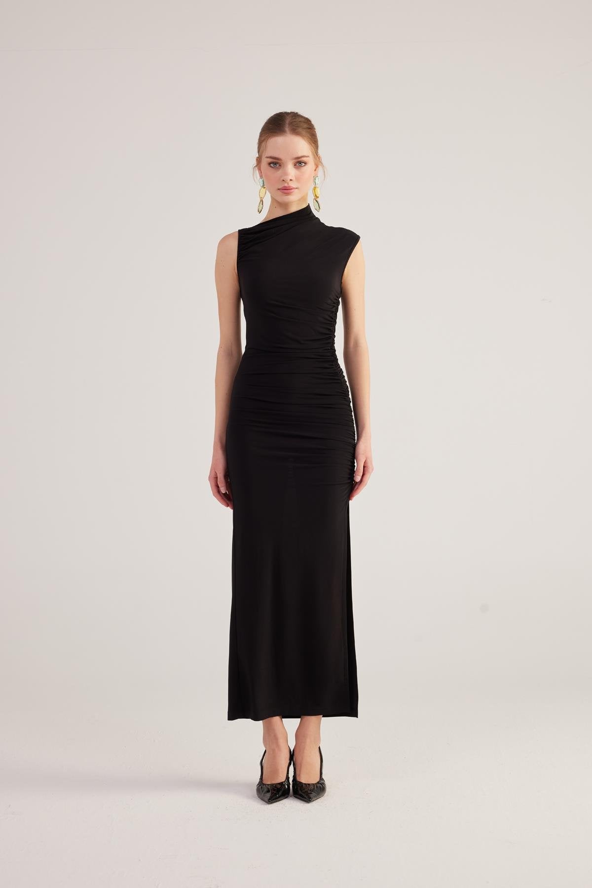 Büzgü detaylı Yırtmaçlı Uzun Lily Elbise Siyah