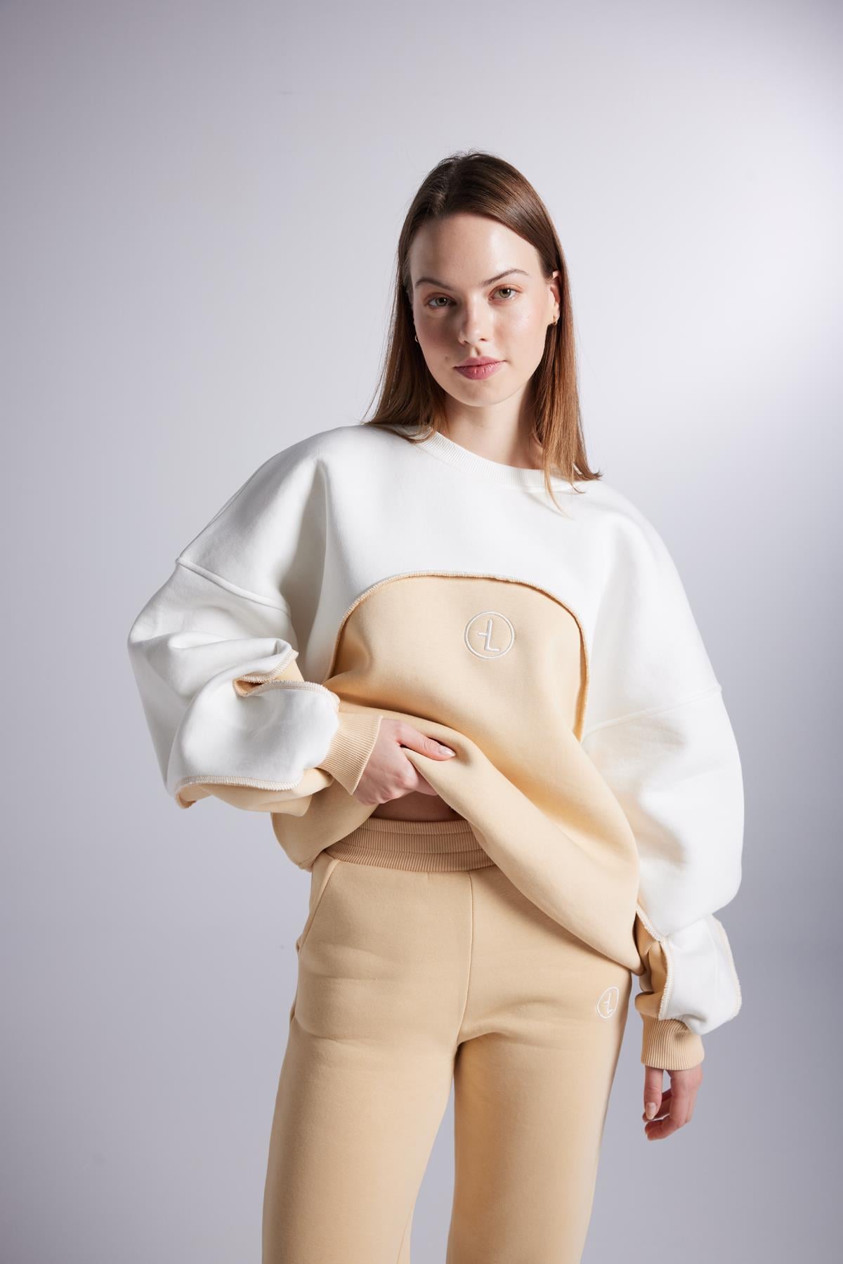 Şardonlu 3 İplik Kumaş Logolu Oversize Nola Sweatshirt Bej