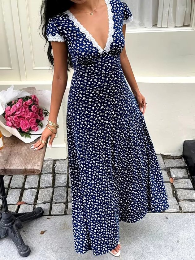 Women's Short Sleeve Deep V-Neck Lace Detailed Floral Pattern Long Supreme Dress