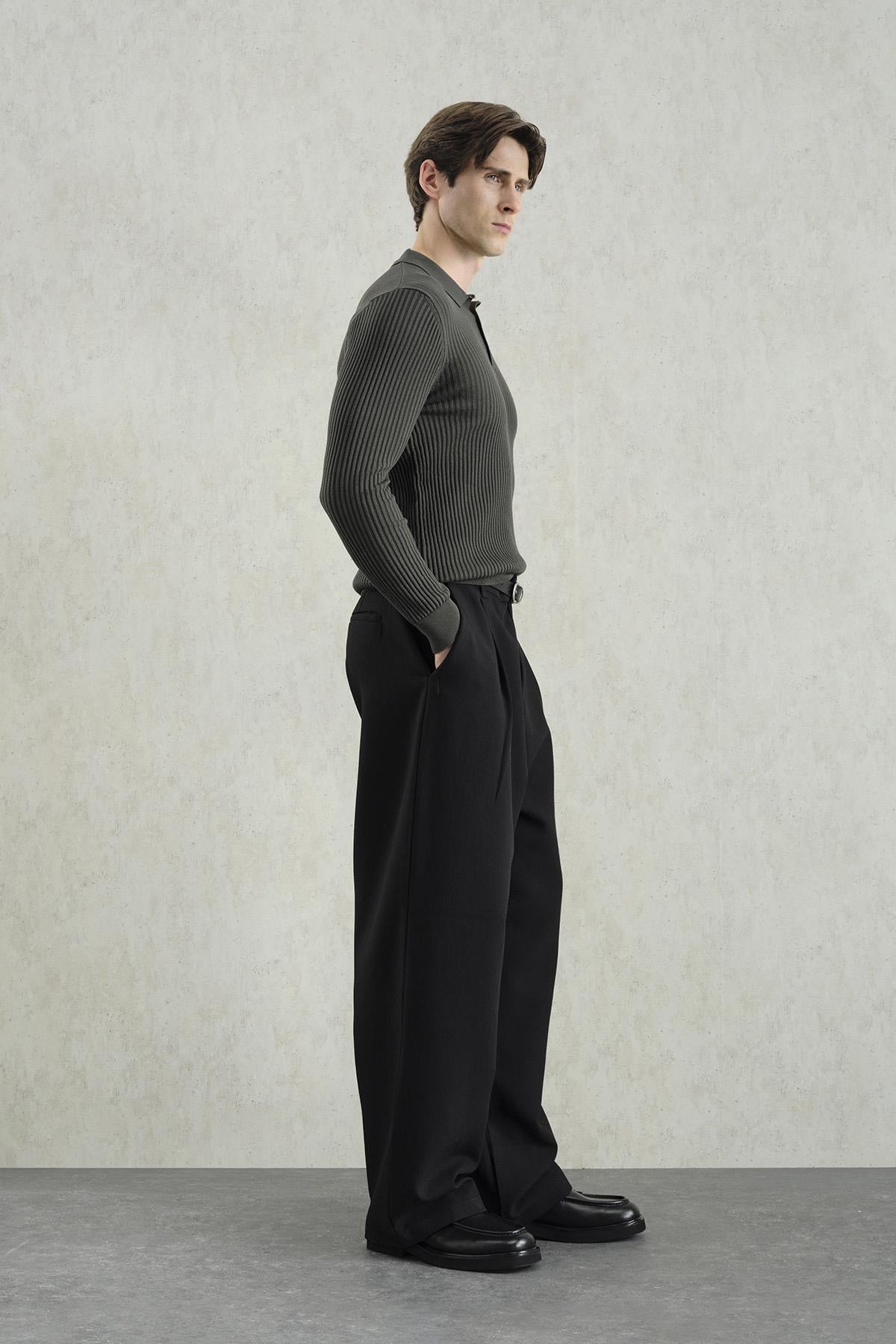 DAR KESİM DÜĞMELİ HAKİ POLO YAKA TRİKO