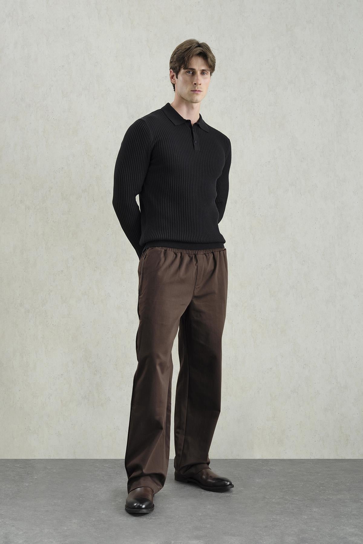 DAR KESİM DÜĞMELİ SİYAH POLO YAKA TRİKO