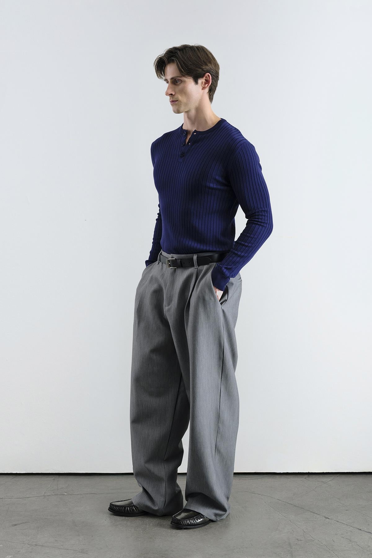 DAR KESİM DÜĞMELİ LACİVERT TRİKO