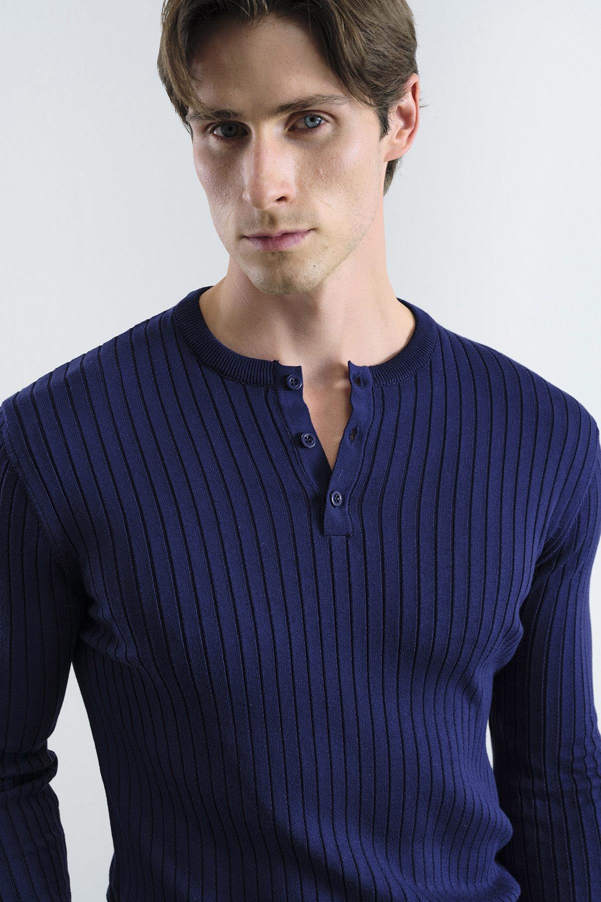 DAR KESİM DÜĞMELİ LACİVERT TRİKO