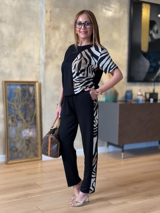 Women's Crew Neck Short Sleeve Leopard Print Blouse and Pants Two-Piece Set