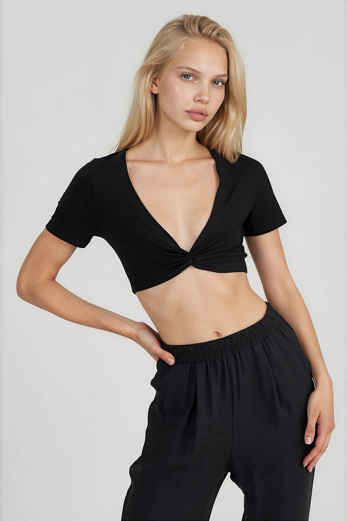 Dekolteli Büzgülü Crop Bluz