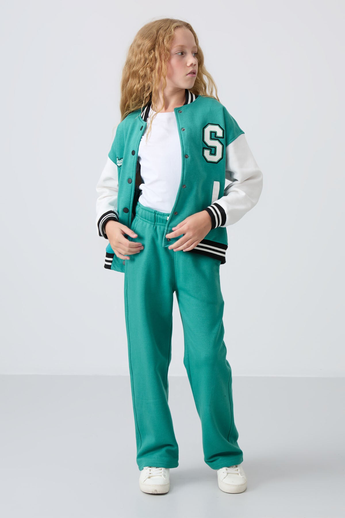 Deniz Yeşil Pamuklu İçi Tüylü Yumuşak Dokulu Standart Fit Nakışlı Kız Çocuk Eşofman Alt - 75146