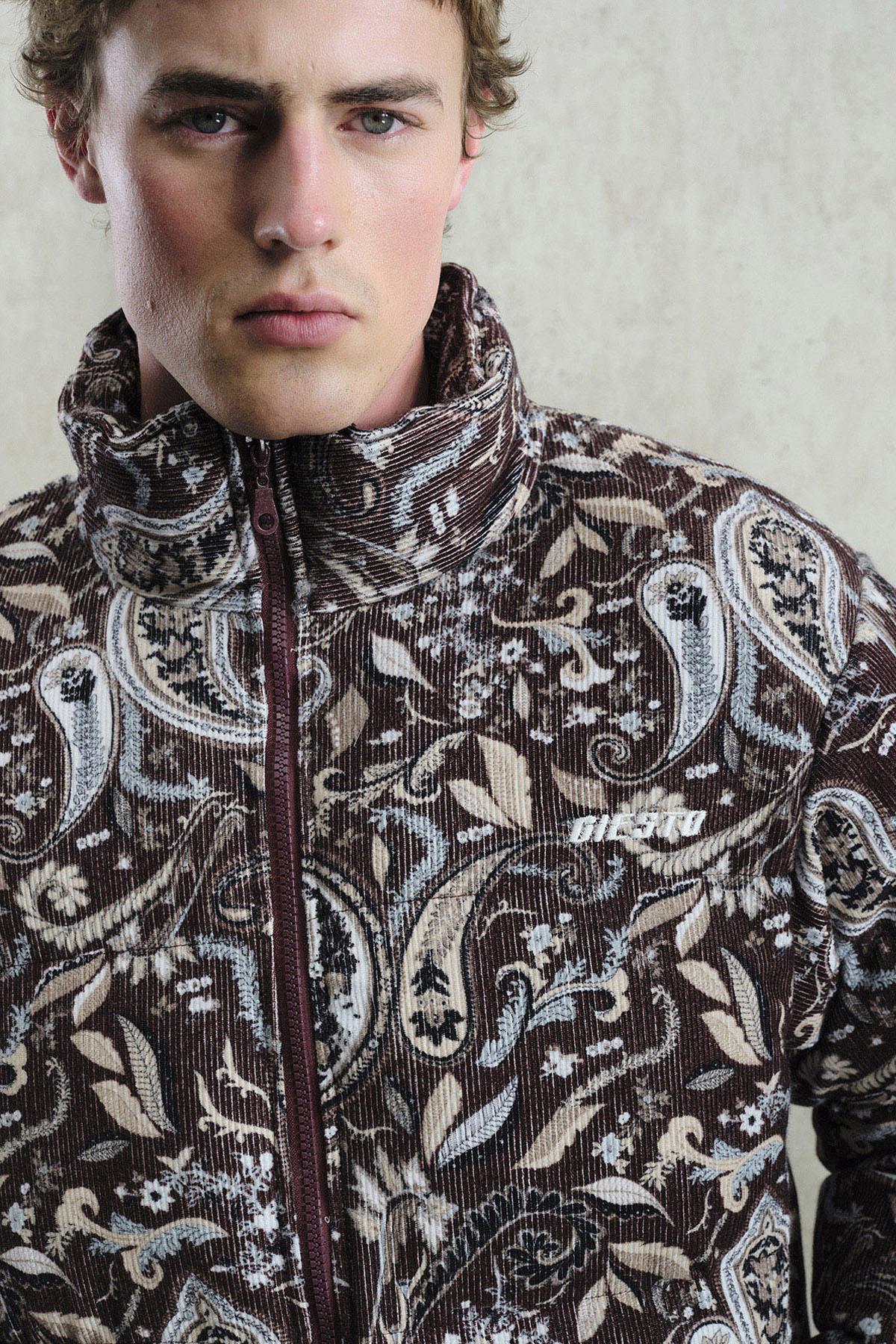 DESENLİ KADİFE ŞİŞME BORDO MONT