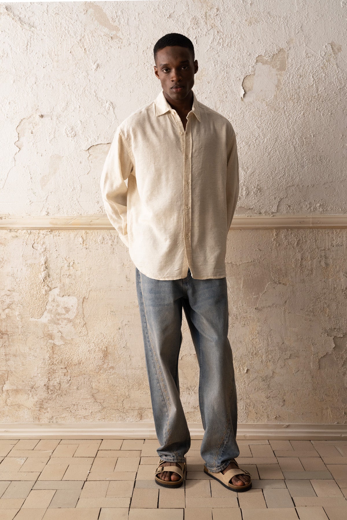 DESENLİ UZUN KOLLU BEJ GÖMLEK