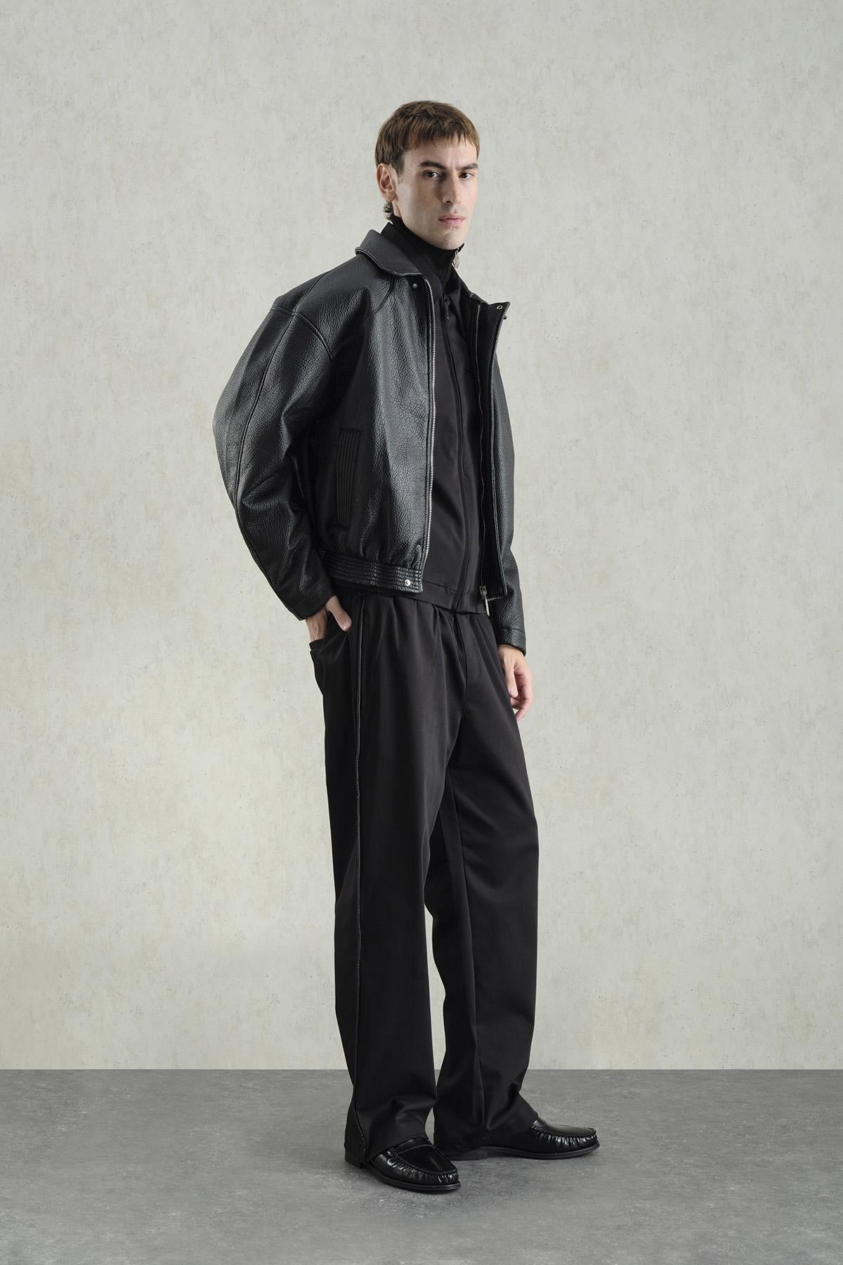 DOKULU SİYAH DERİ CEKET