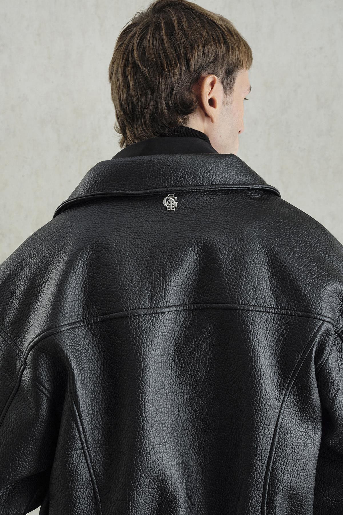 DOKULU SİYAH DERİ CEKET