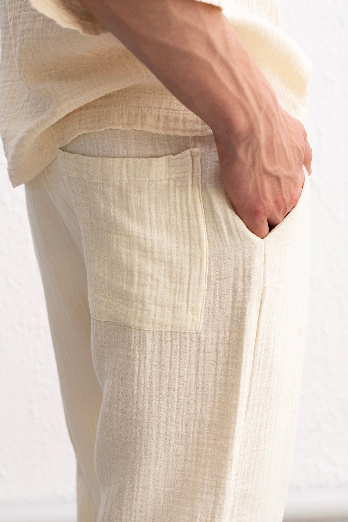 DÖKÜMLÜ BAĞCIK DETAYLI BEJ PANTOLON