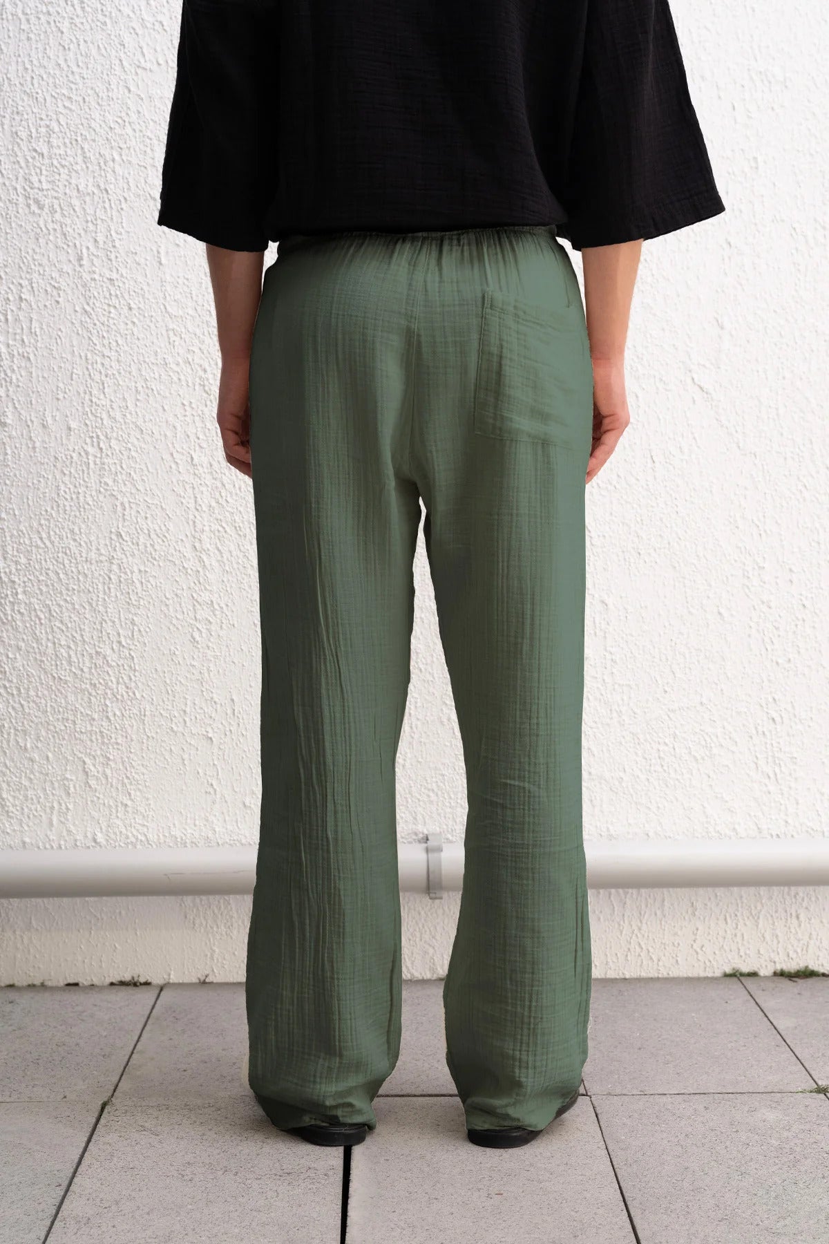 DÖKÜMLÜ BAĞCIK DETAYLI HAKİ PANTOLON - HAKİ S