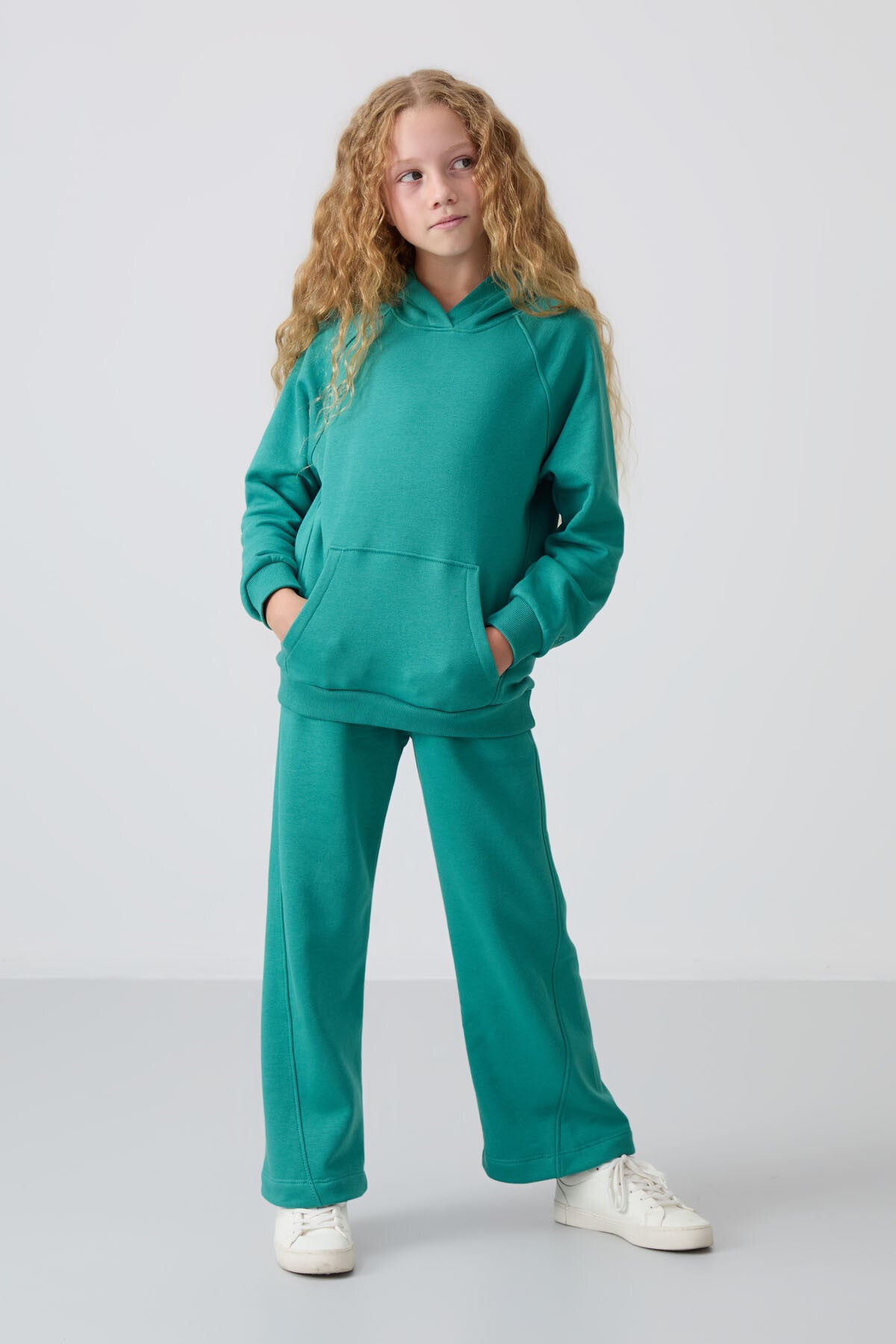 Deniz Yeşil Pamuklu İçi Tüylü Yumuşak Dokulu Standart Fit Nakışlı Kız Çocuk Eşofman Takım - 75162