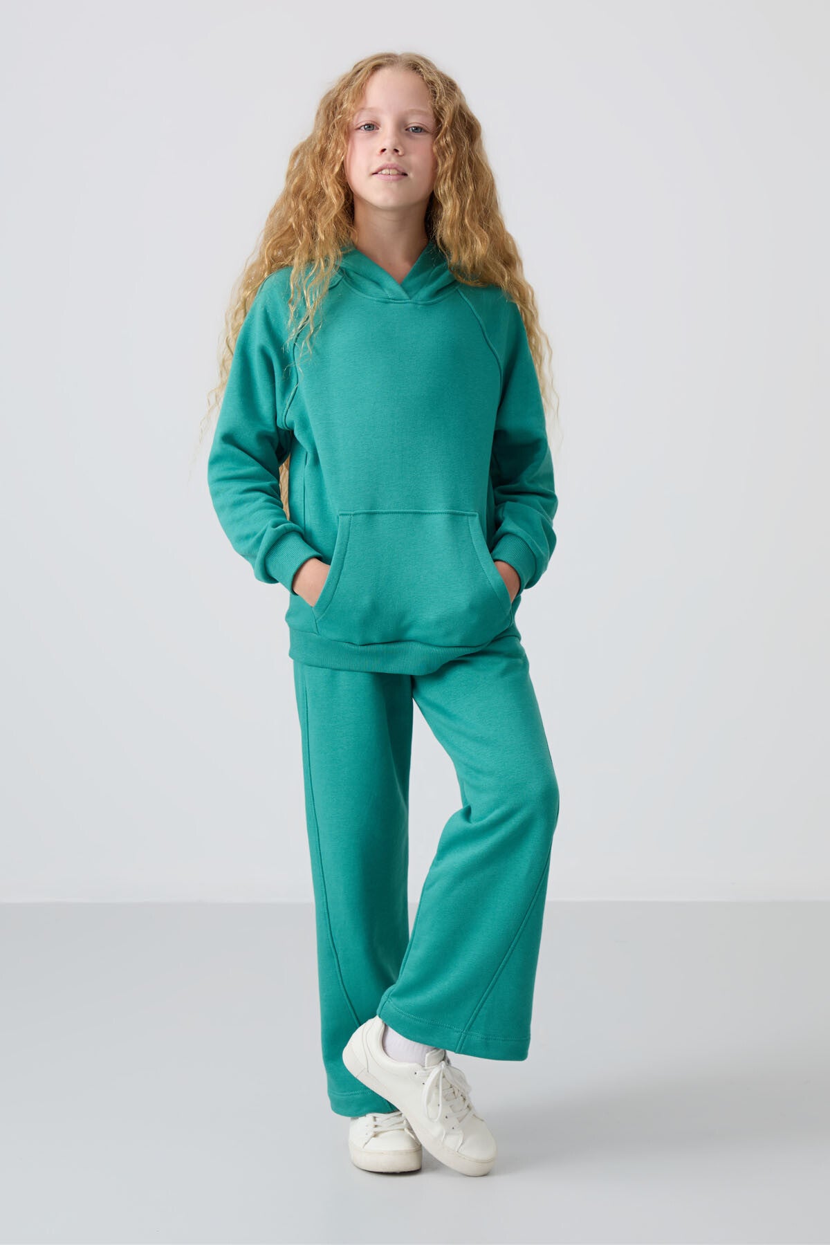 Deniz Yeşil Pamuklu İçi Tüylü Yumuşak Dokulu Standart Fit Nakışlı Kız Çocuk Eşofman Takım - 75162