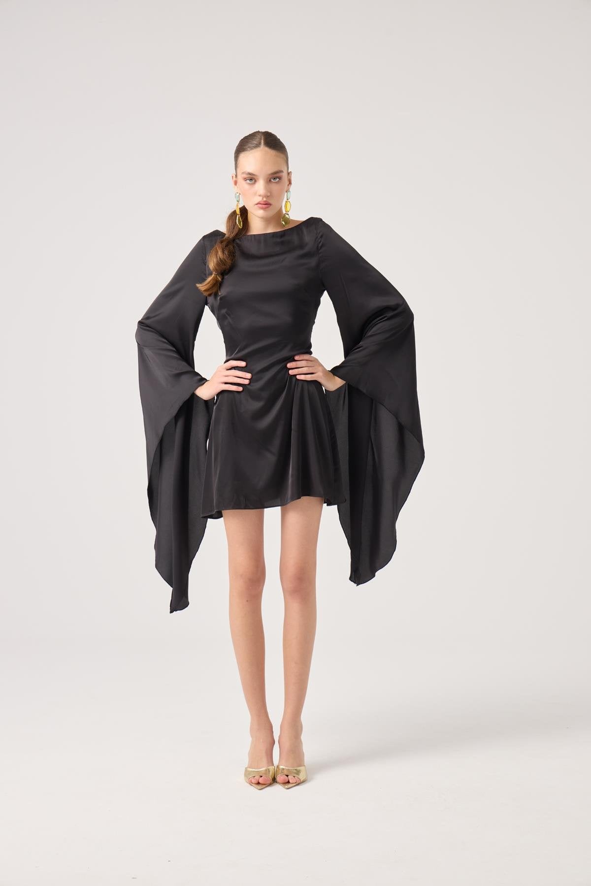 Sırtı Açık İspanyol Kol Saten Halle Elbise Siyah