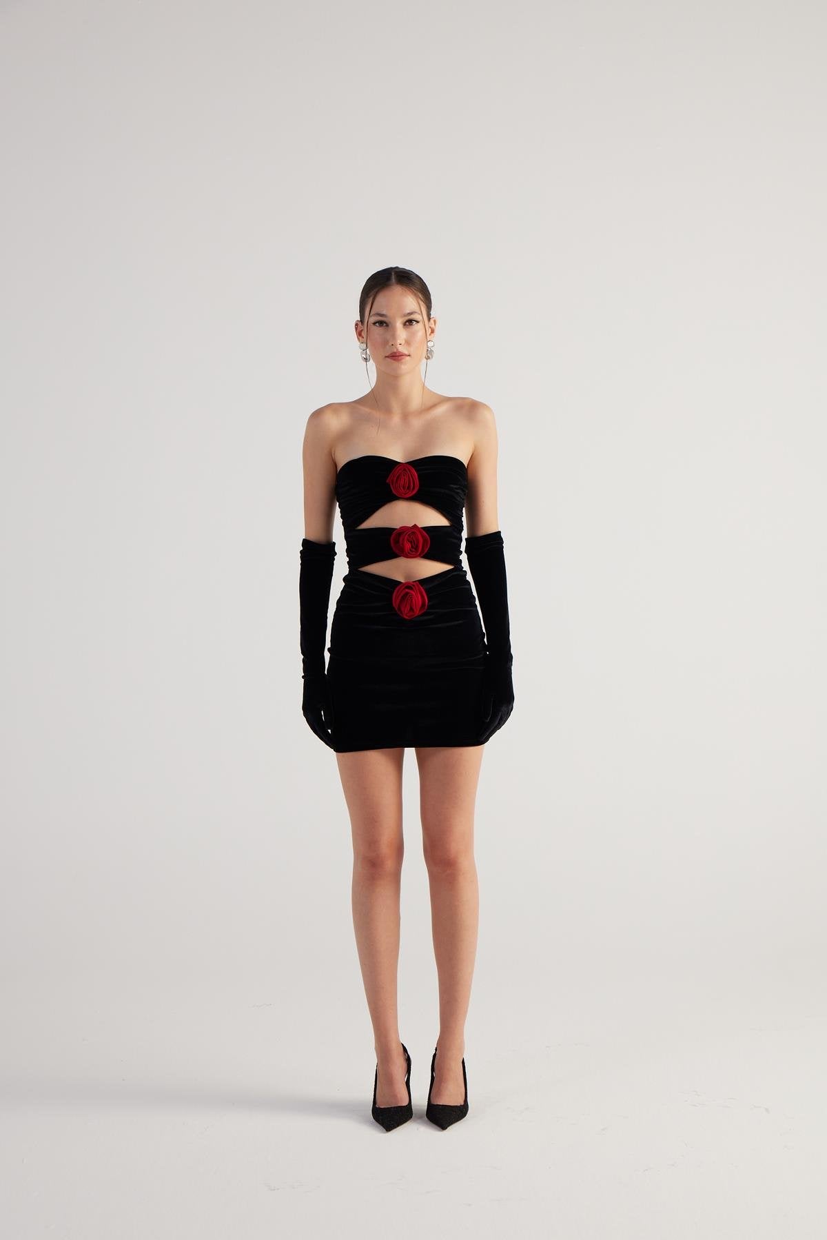 Gül Detaylı Eldivenli Straplez Mini Kadife Samara Elbise Siyah Siyah L