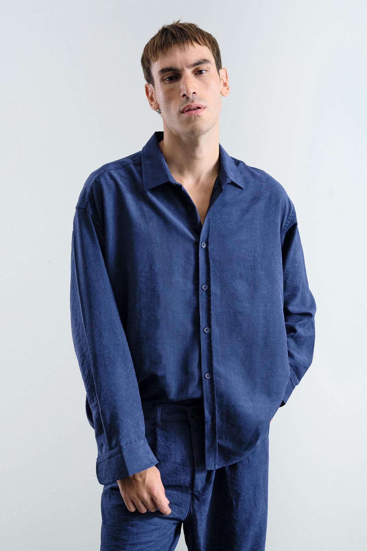 EFEKTLİ MODAL LACİVERT GÖMLEK