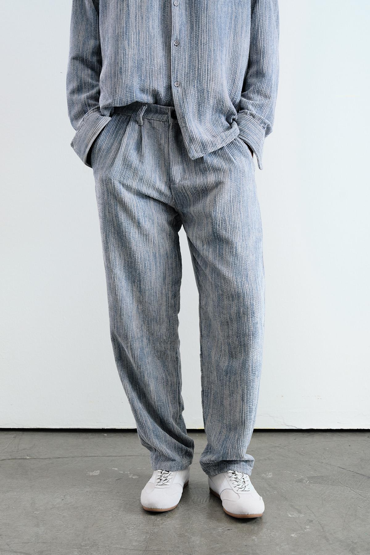 EFEKTLİ PİLİLİ KADİFE MAVİ PANTOLON