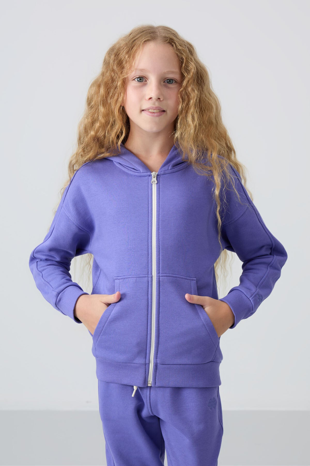 Eflatun Pamuklu İçi Tüylü Yumuşak Dokulu Standart Fit Nakışlı Kız Çocuk Eşofman Takım - 75148