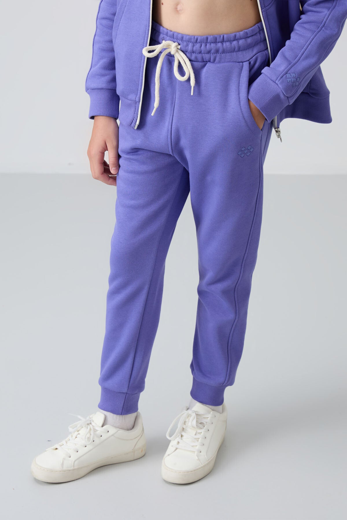 Eflatun Pamuklu İçi Tüylü Yumuşak Dokulu Standart Fit Nakışlı Kız Çocuk Eşofman Takım - 75148