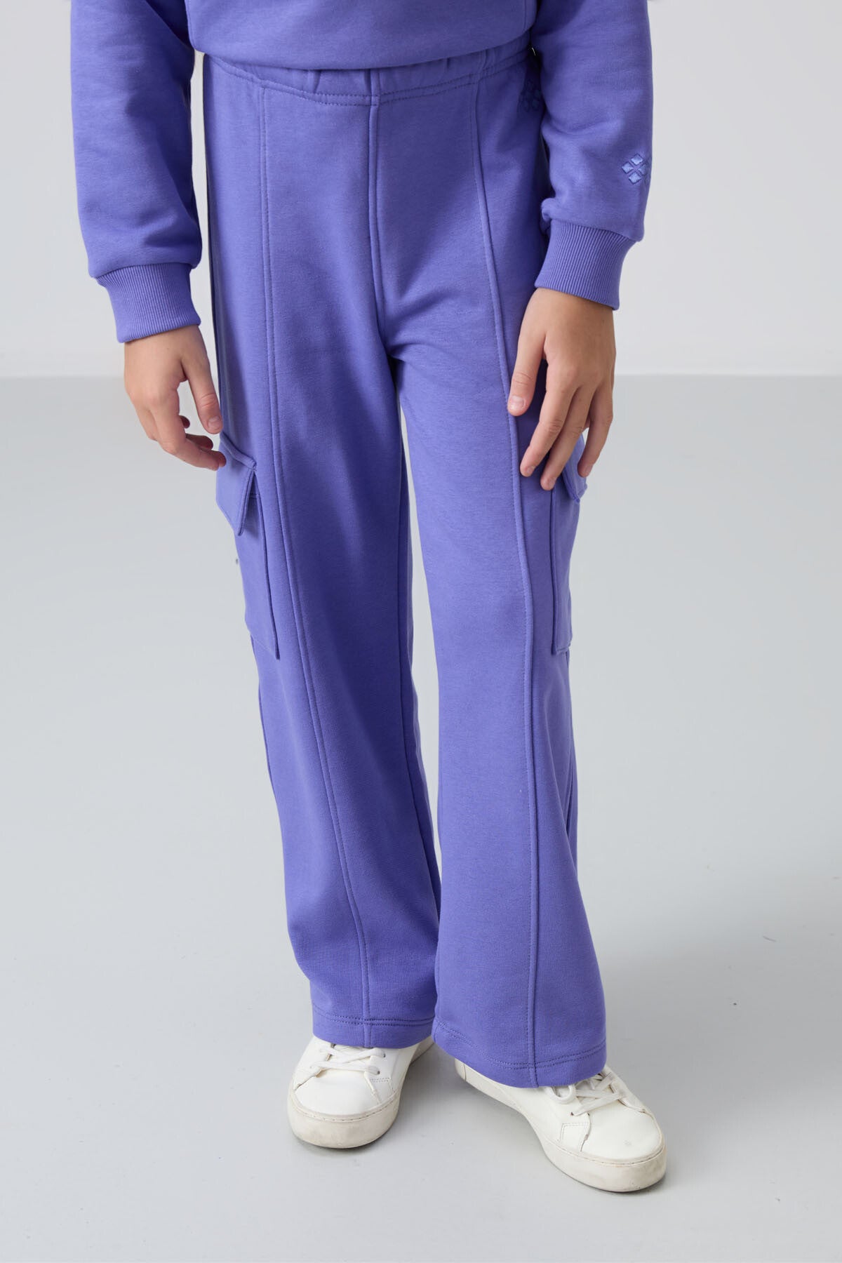 Eflatun Pamuklu İçi Tüylü Yumuşak Dokulu Standart Fit Nakışlı Kız Çocuk Eşofman Takım - 75159