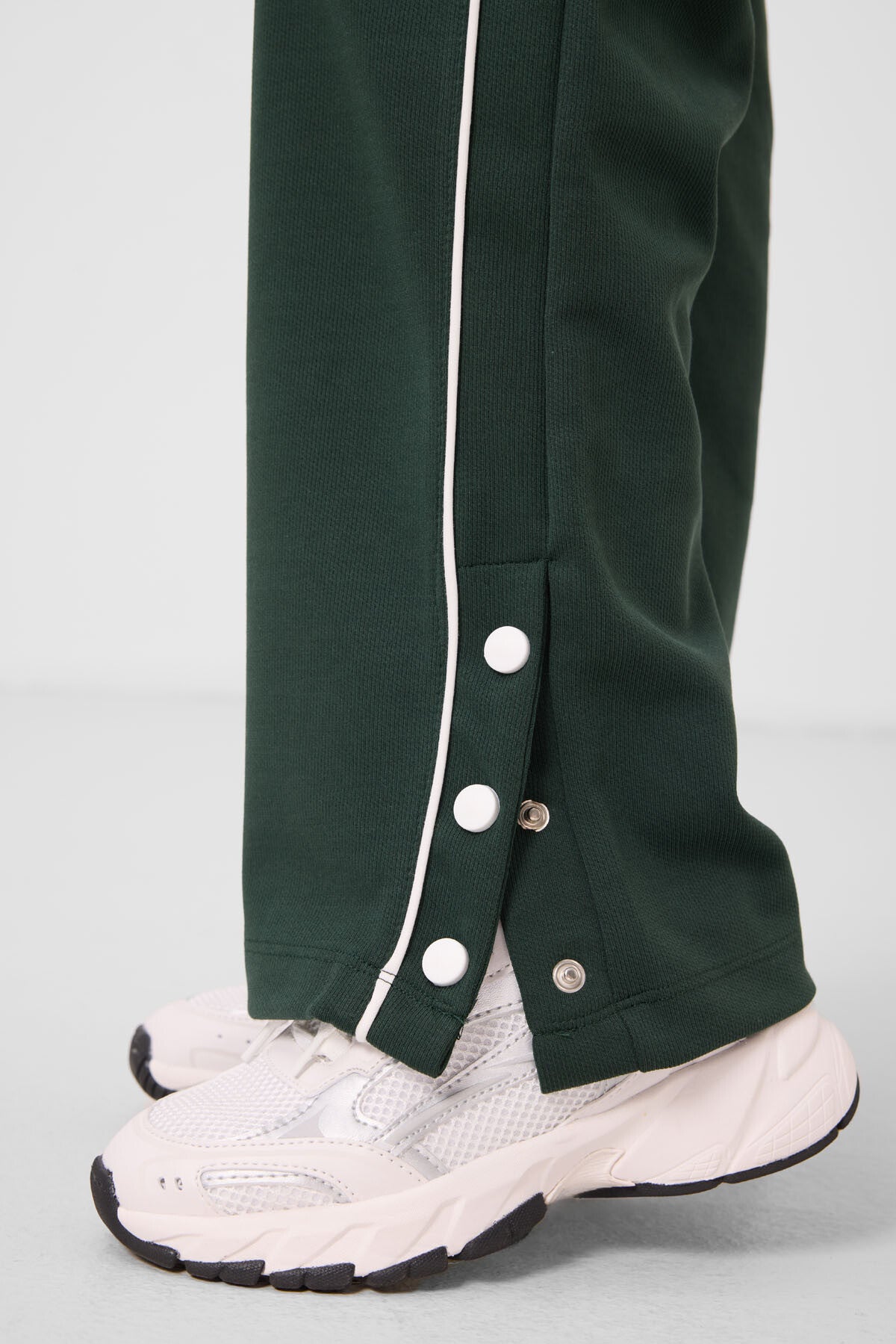 Ekru-Çam Yeşil O Yaka Baskılı Geniş Paça Çıt Çıt Detaylı Kız Çocuk Palazzo Eşofman Takım - 75172