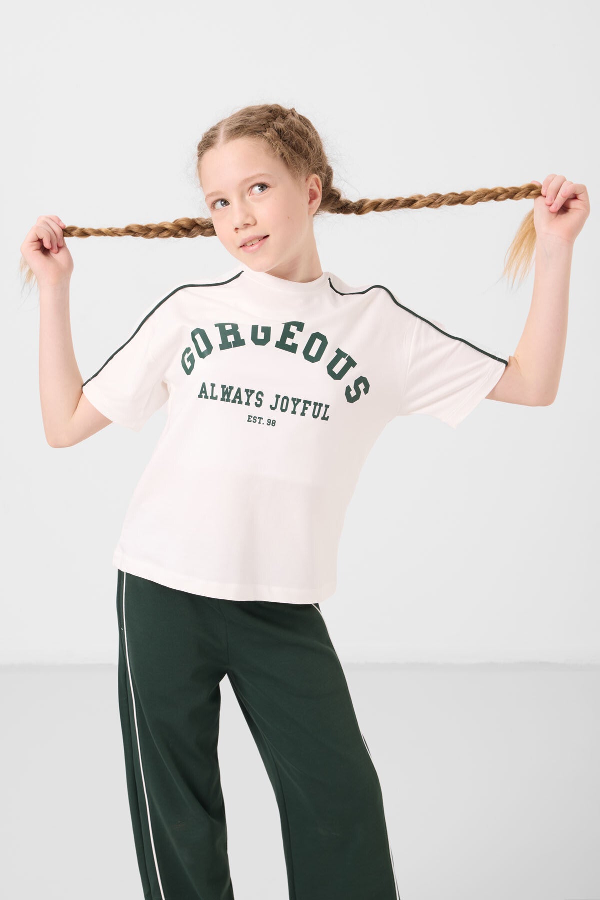 Ekru-Çam Yeşil O Yaka Baskılı Geniş Paça Çıt Çıt Detaylı Kız Çocuk Palazzo Eşofman Takım - 75172