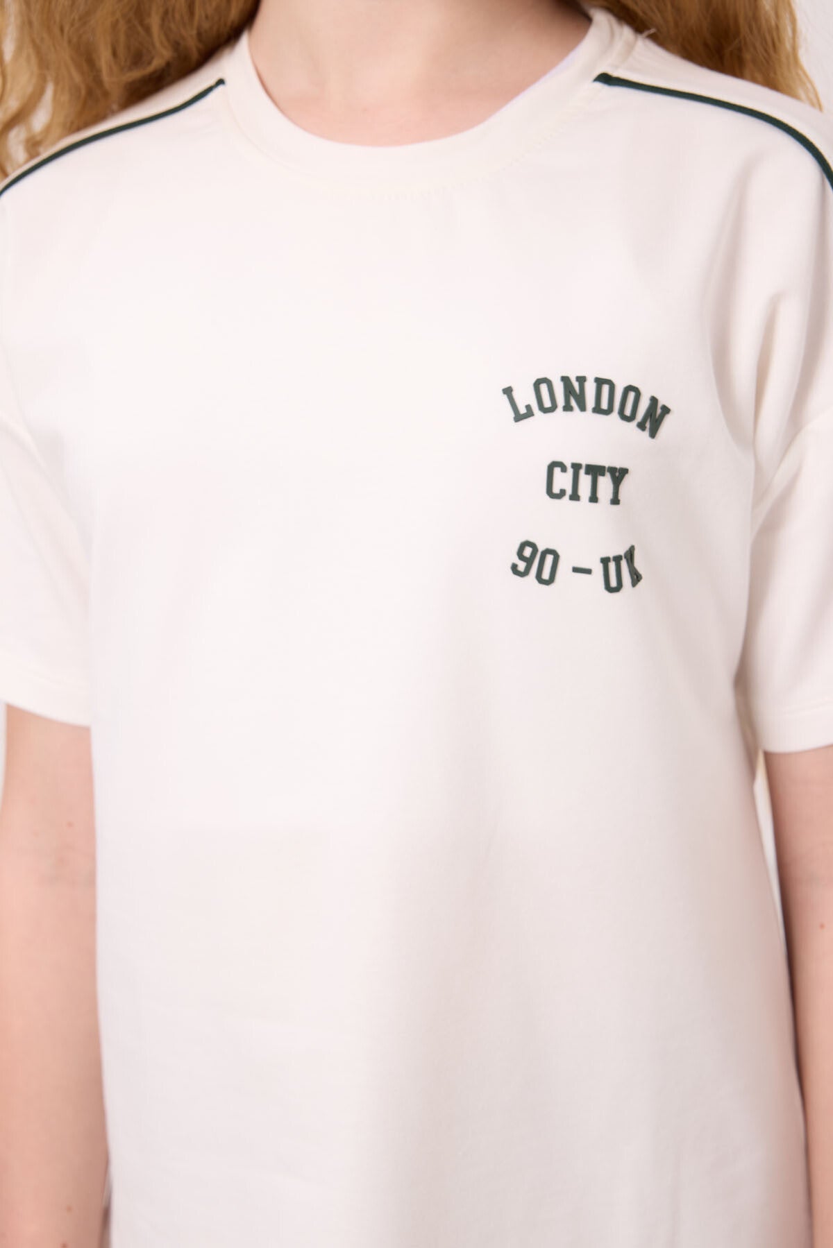 Ekru-Çam Yeşil O Yaka Baskılı Lastik Paçalı Standart Fit Kız Çocuk Eşofman Takım - 75186