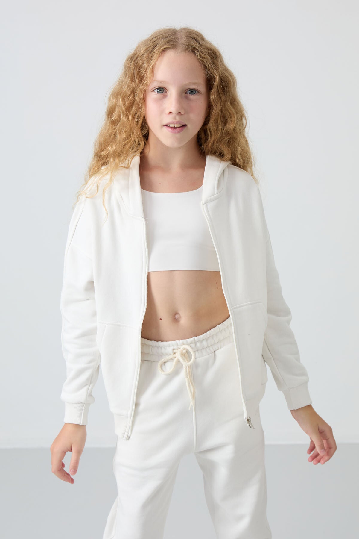 Ekru Pamuklu İçi Tüylü Yumuşak Dokulu Standart Fit Nakışlı Kız Çocuk Eşofman Takım - 75148