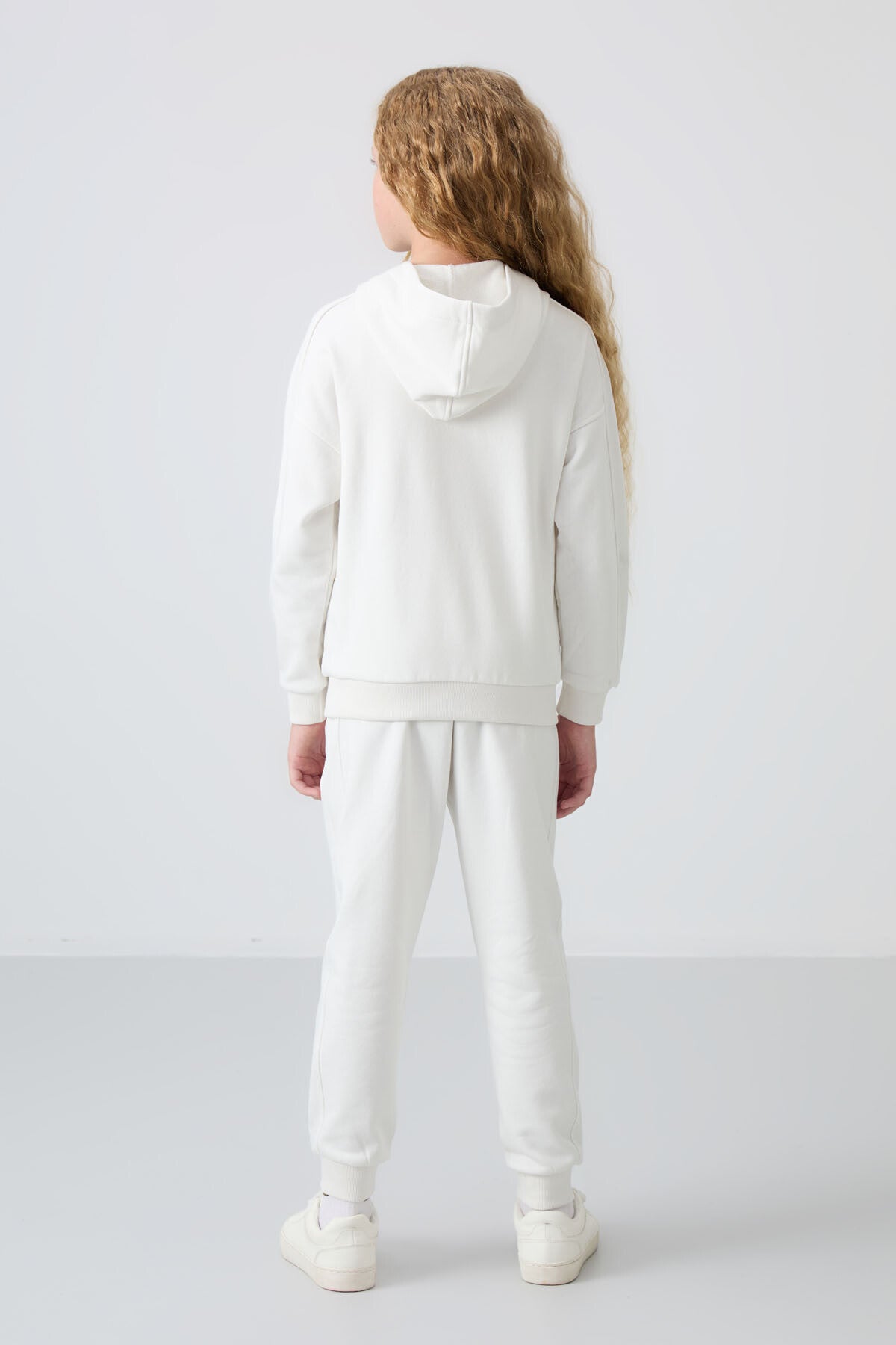 Ekru Pamuklu İçi Tüylü Yumuşak Dokulu Standart Fit Nakışlı Kız Çocuk Eşofman Takım - 75148