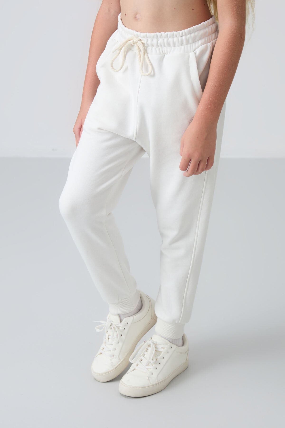 Ekru Pamuklu İçi Tüylü Yumuşak Dokulu Standart Fit Nakışlı Kız Çocuk Eşofman Takım - 75148