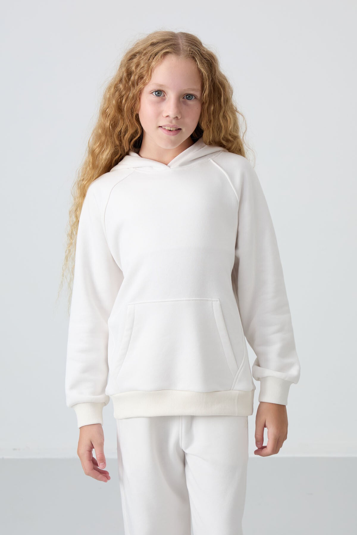 Ekru Pamuklu İçi Tüylü Yumuşak Dokulu Standart Fit Nakışlı Kız Çocuk Eşofman Takım - 75162