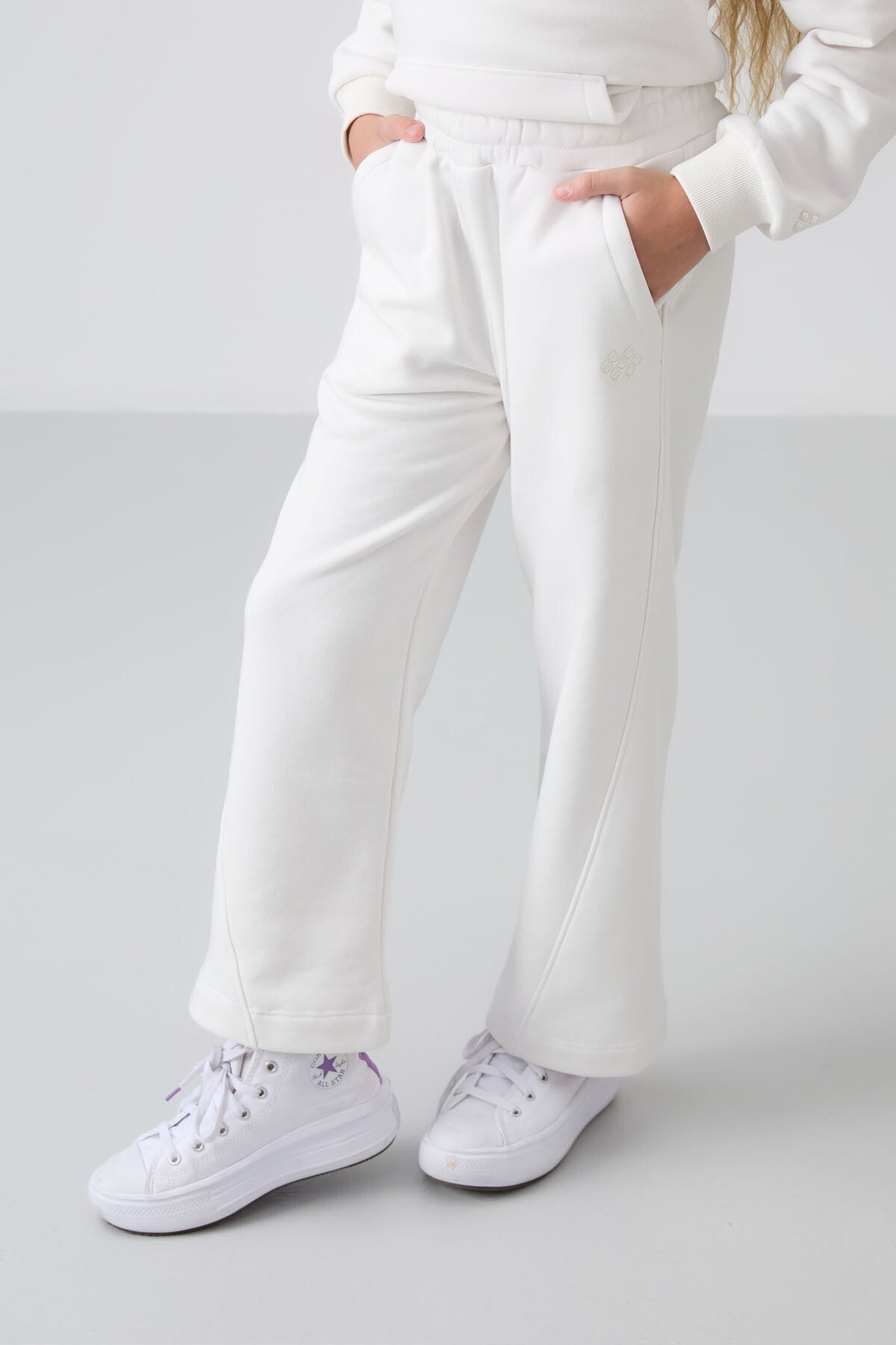 Ekru Pamuklu İçi Tüylü Yumuşak Dokulu Standart Fit Nakışlı Kız Çocuk Eşofman Takım - 75162