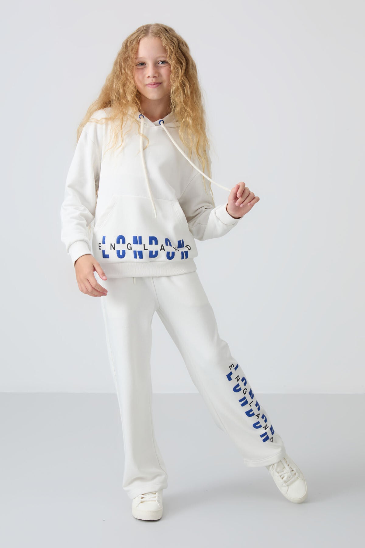 Ekru Pamuklu İçi Tüylü Yumuşak Dokulu Oversize Baskılı Kız Çocuk Eşofman Takım - 75147