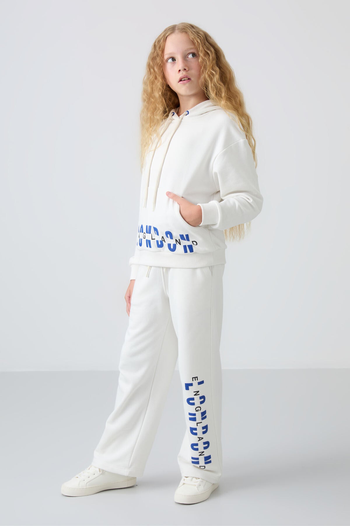 Ekru Pamuklu İçi Tüylü Yumuşak Dokulu Oversize Baskılı Kız Çocuk Eşofman Takım - 75147