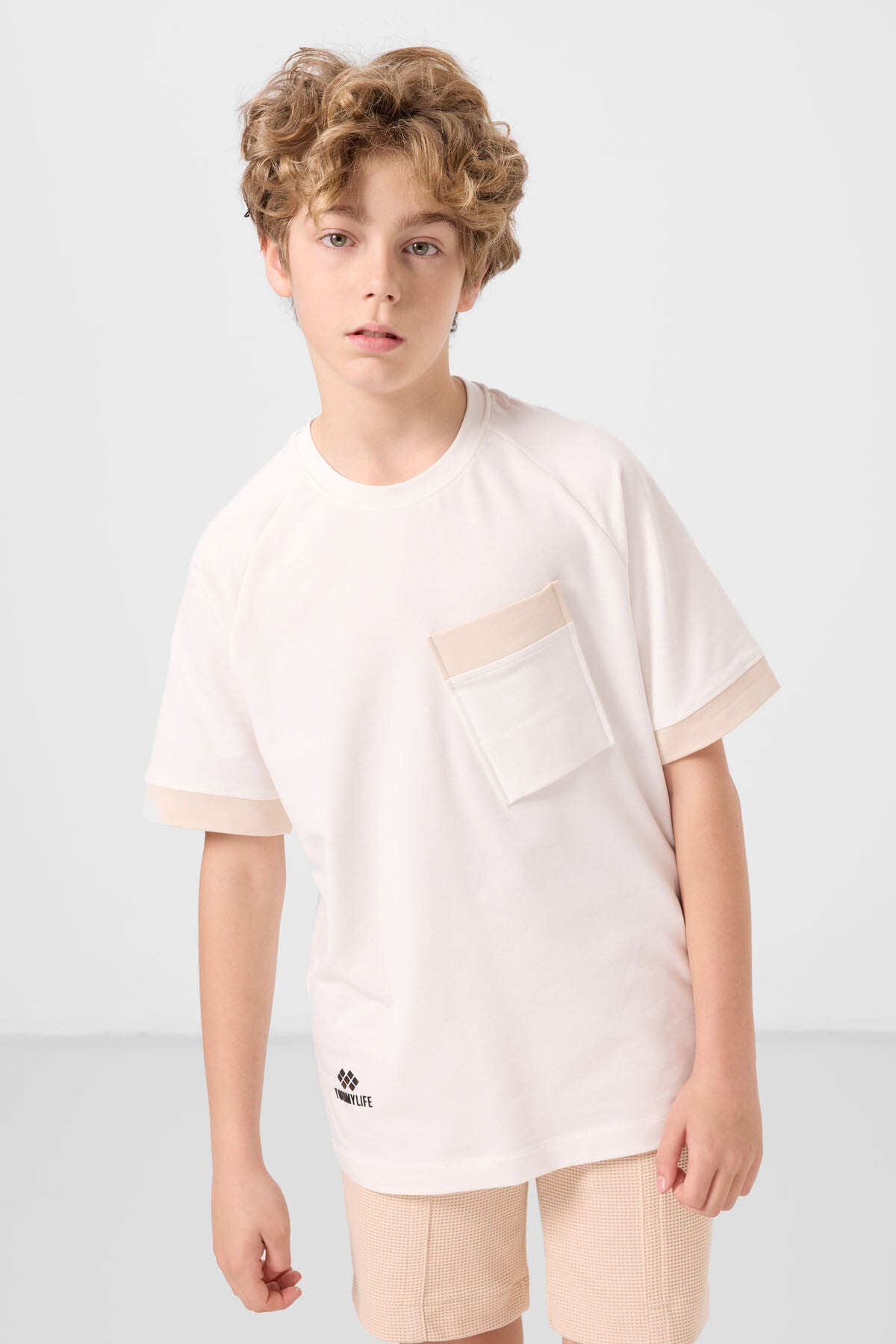 Ekru Pamuklu Yumuşak Dokulu Oversize Cep Detaylı Erkek Çocuk T-Shirt - 11295
