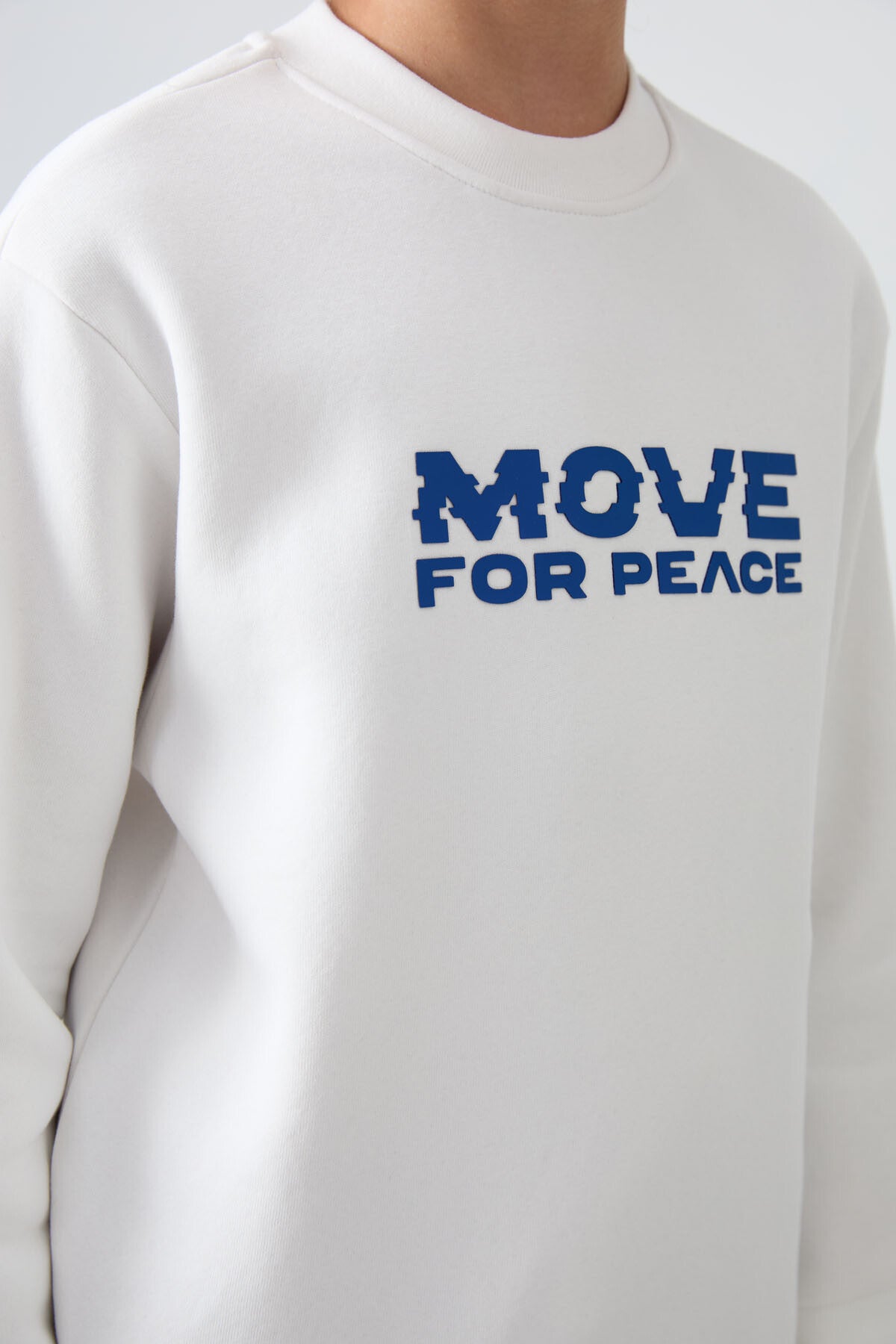 Ekru Pamuklu Kalın İçi Tüylü Yumuşak Dokulu Standart Fit Baskılı Erkek Çocuk Sweatshirt - 11216