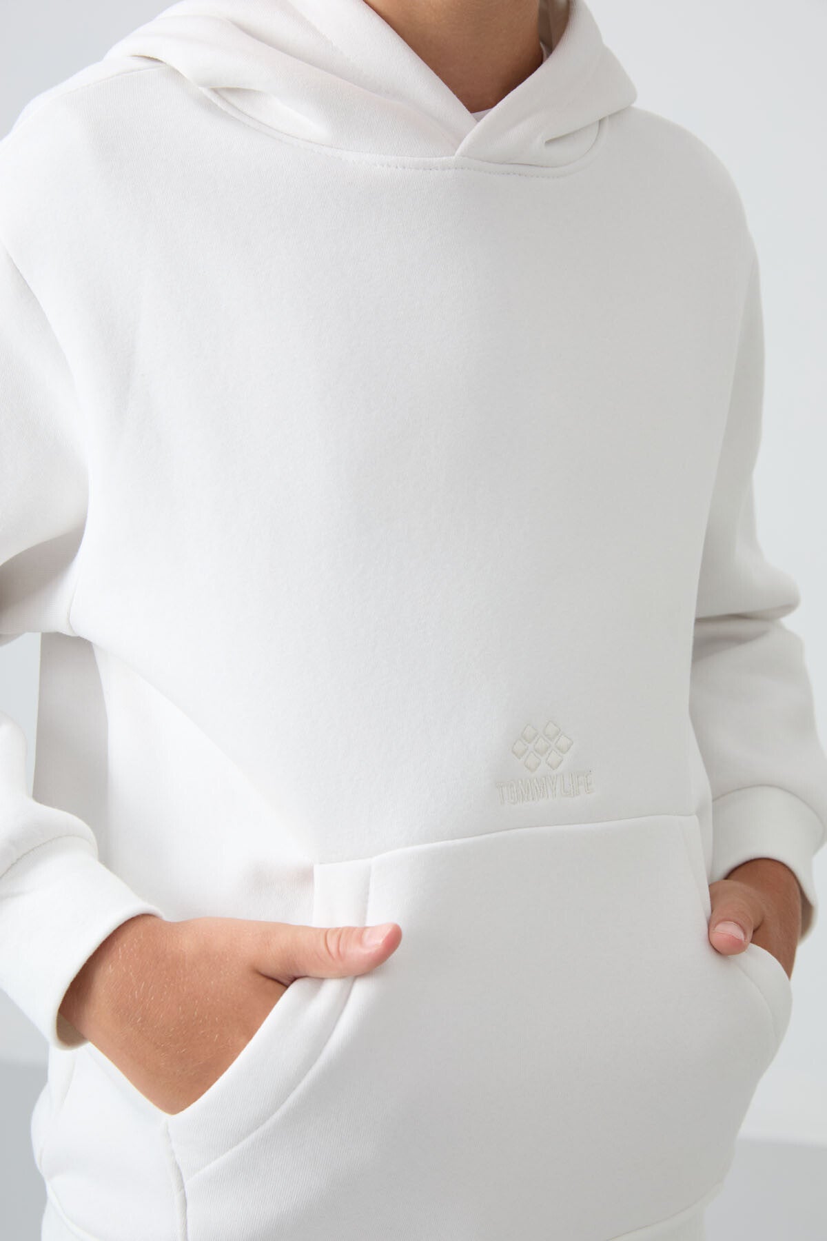 Ekru Pamuklu Kalın İçi Tüylü Yumuşak Dokulu Standart Fit Baskılı Erkek Çocuk Sweatshirt - 11215