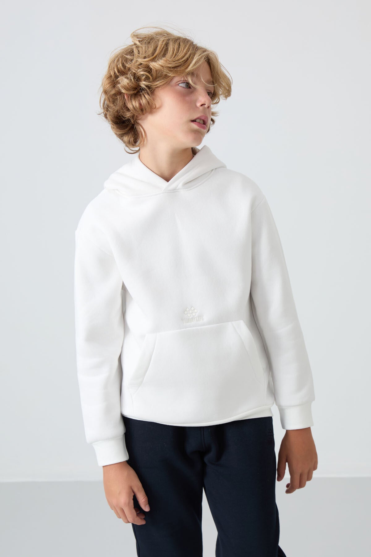 Ekru Pamuklu Kalın İçi Tüylü Yumuşak Dokulu Standart Fit Baskılı Erkek Çocuk Sweatshirt - 11215