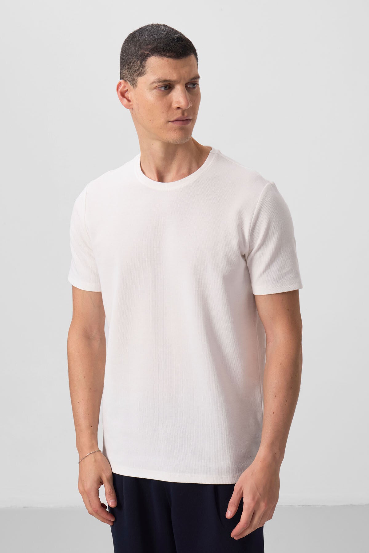 Ekru Yüzeyi Dokulu Rahat Form Basic Erkek T-Shirt - 88436