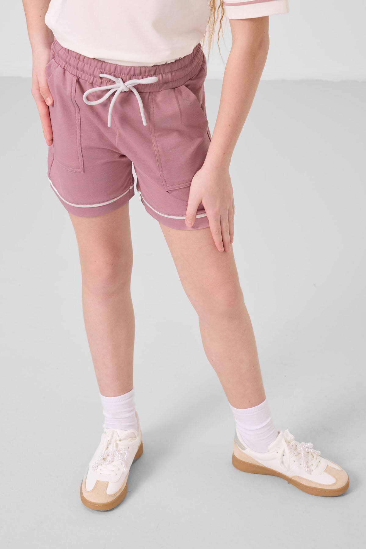 Ekru-Gül Kurusu Pamuklu Yumuşak Dokulu Standart Fit Basic Kız Çocuk Şort Takım - 75183