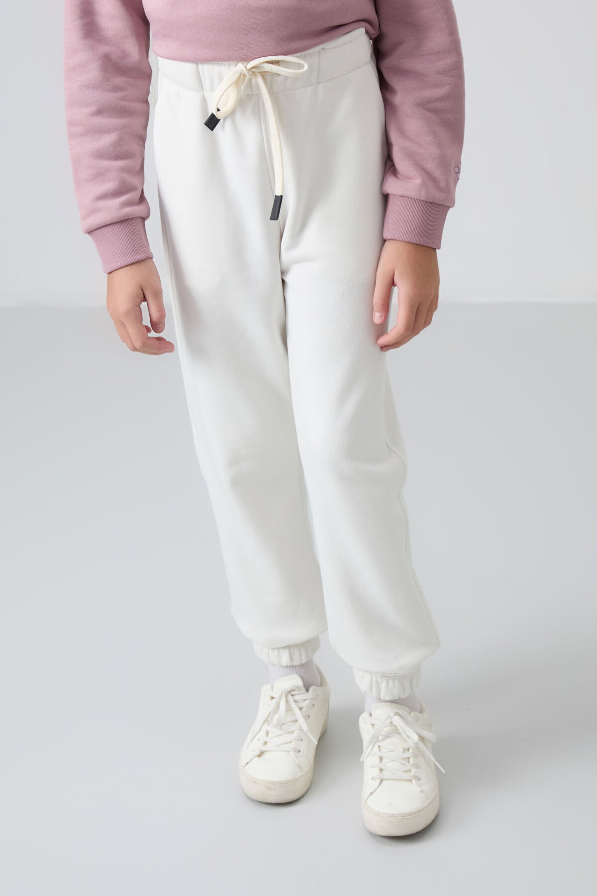 Ekru Pamuklu İçi Tüylü Yumuşak Dokulu Standart Fit Nakışlı Kız Çocuk Eşofman Alt - 75158