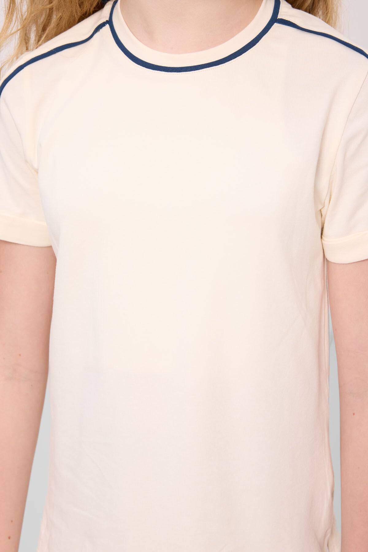 Ekru Pamuklu O Yaka Standart Fit Basic Kız Çocuk T-Shirt - 75177