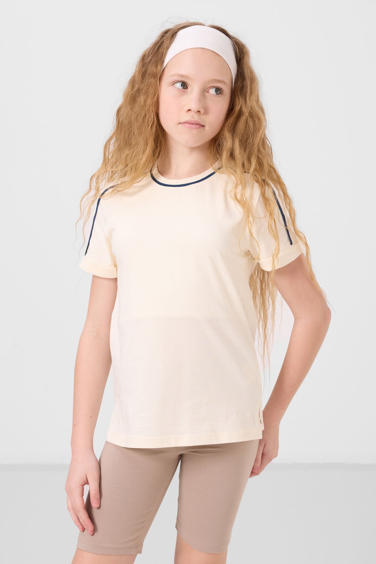 Ekru Pamuklu O Yaka Standart Fit Basic Kız Çocuk T-Shirt - 75177