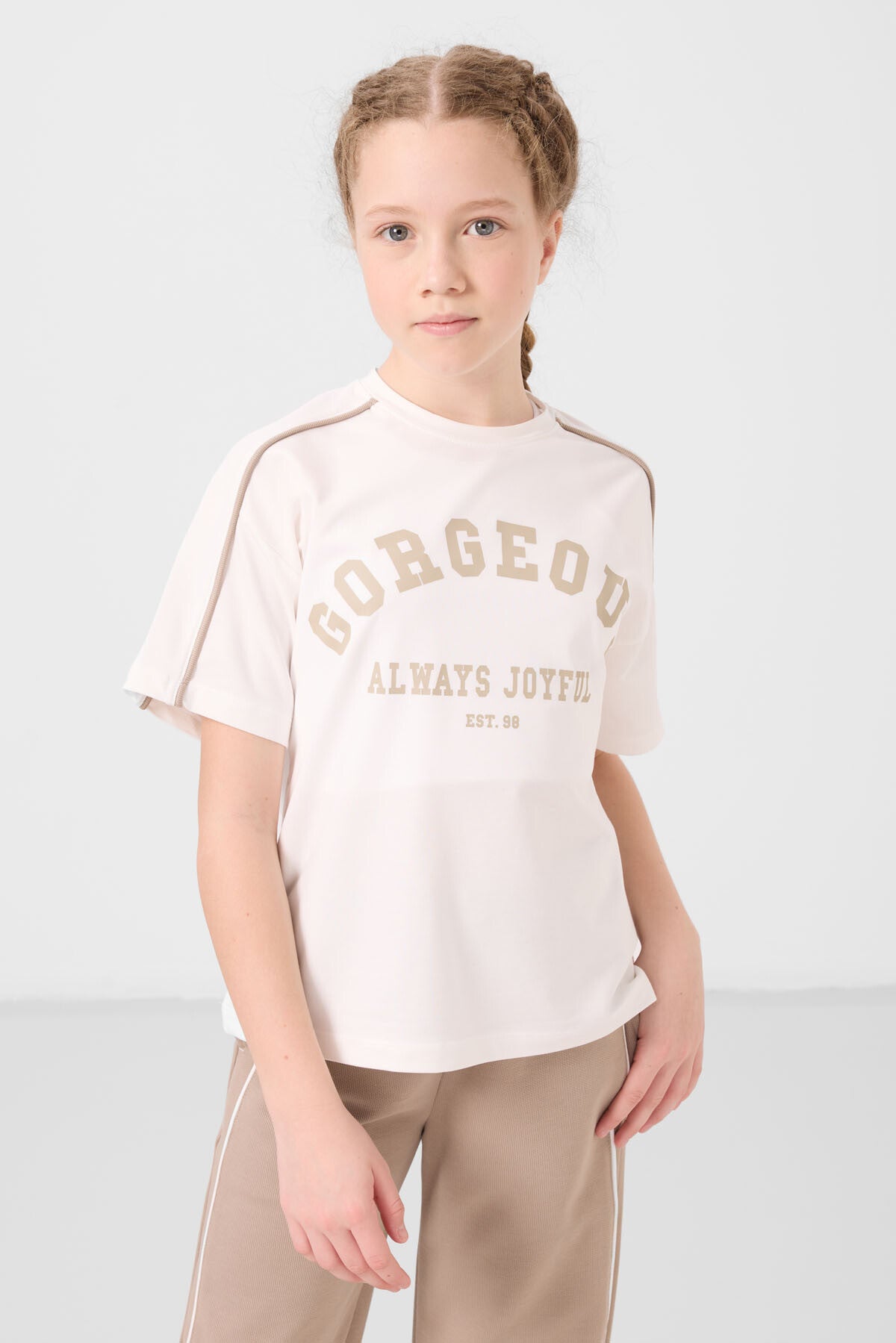 Ekru-Koyu Bej O Yaka Baskılı Geniş Paça Çıt Çıt Detaylı Kız Çocuk Palazzo Eşofman Takım - 75172